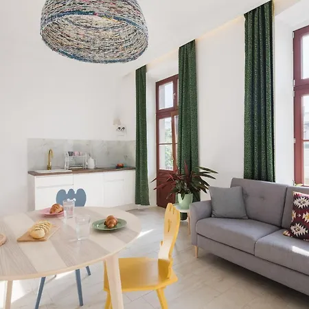 Piotrkowska Welcome *